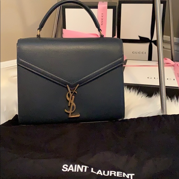 2️⃣0️⃣0️⃣0️⃣ 🚨‼️ Ysl Cassandra purse - Picture 1 of 6